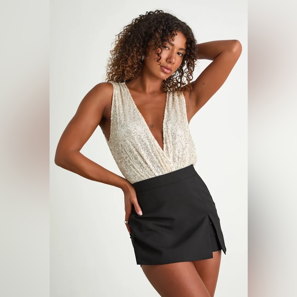 Lulus Evening Of Wonder Silver Sequin Cowl Back Bodysuit - Size M